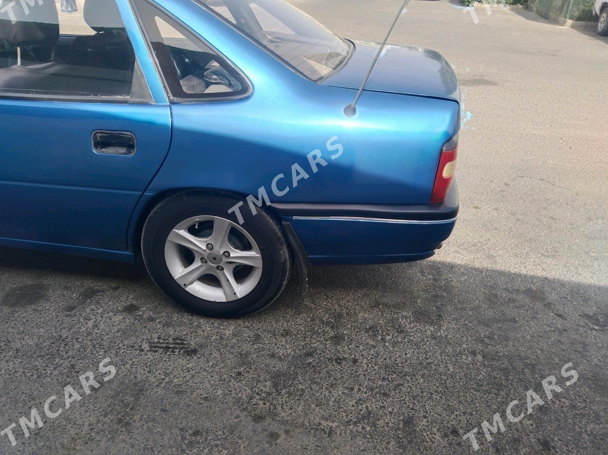 Opel Vectra 1991 - 30 000 TMT - Mary - img 4