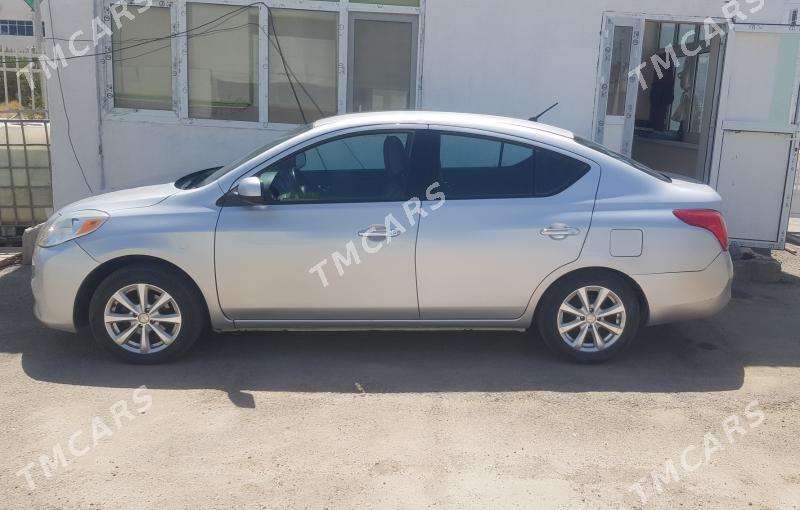 Nissan Versa 2012 - 115 000 TMT - Бахарден - img 3