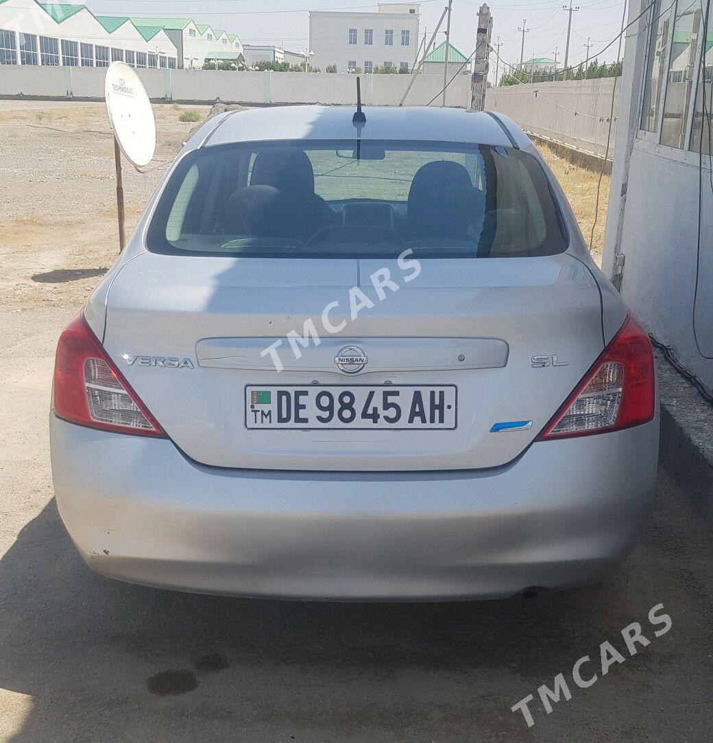 Nissan Versa 2012 - 115 000 TMT - Бахарден - img 2