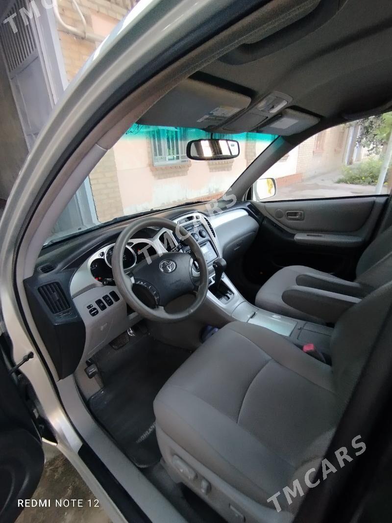 Toyota Highlander 2004 - 250 000 TMT - Türkmenabat - img 2