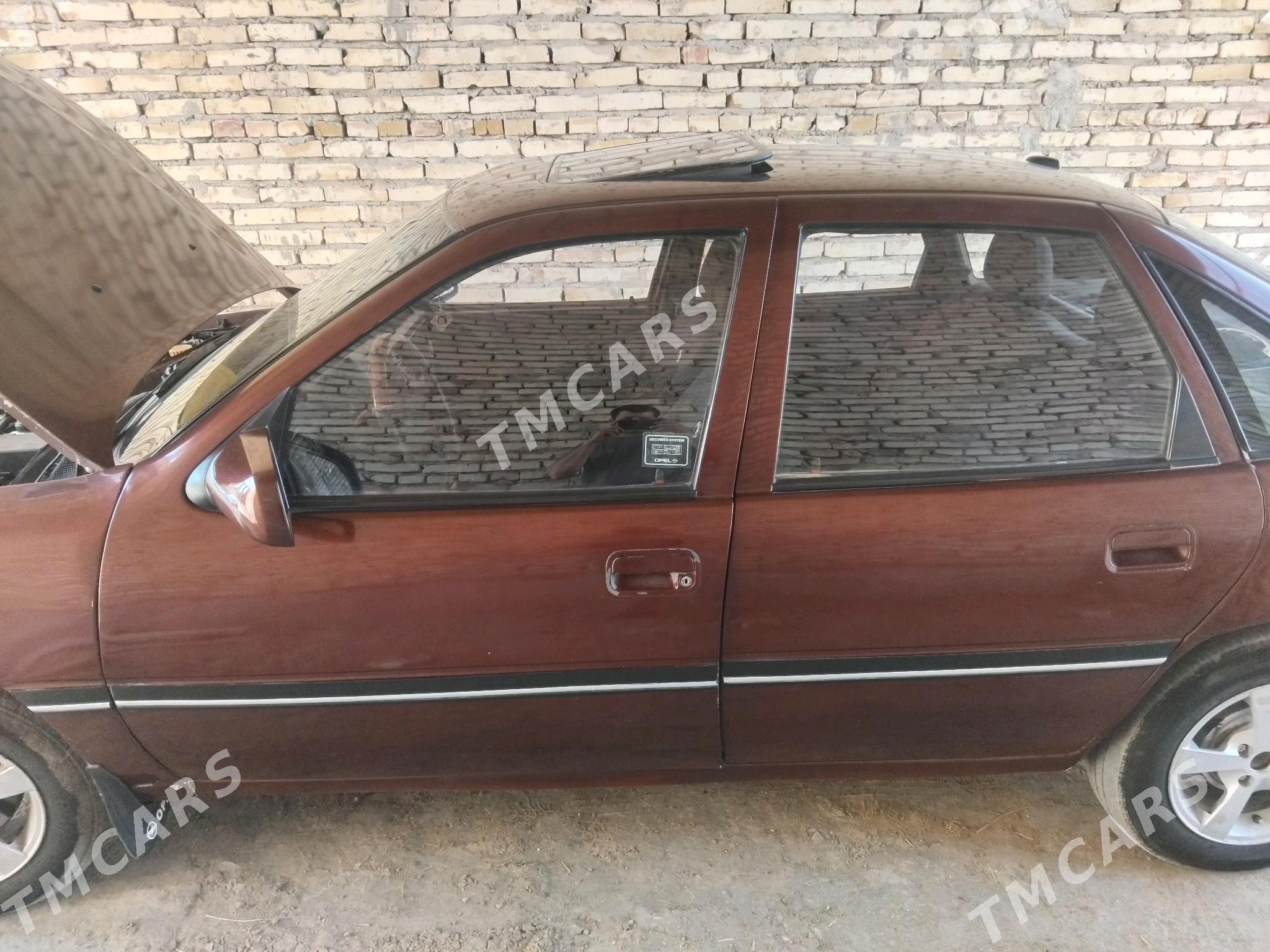 Opel Vectra 1989 - 30 000 TMT - Чарджоу - img 6