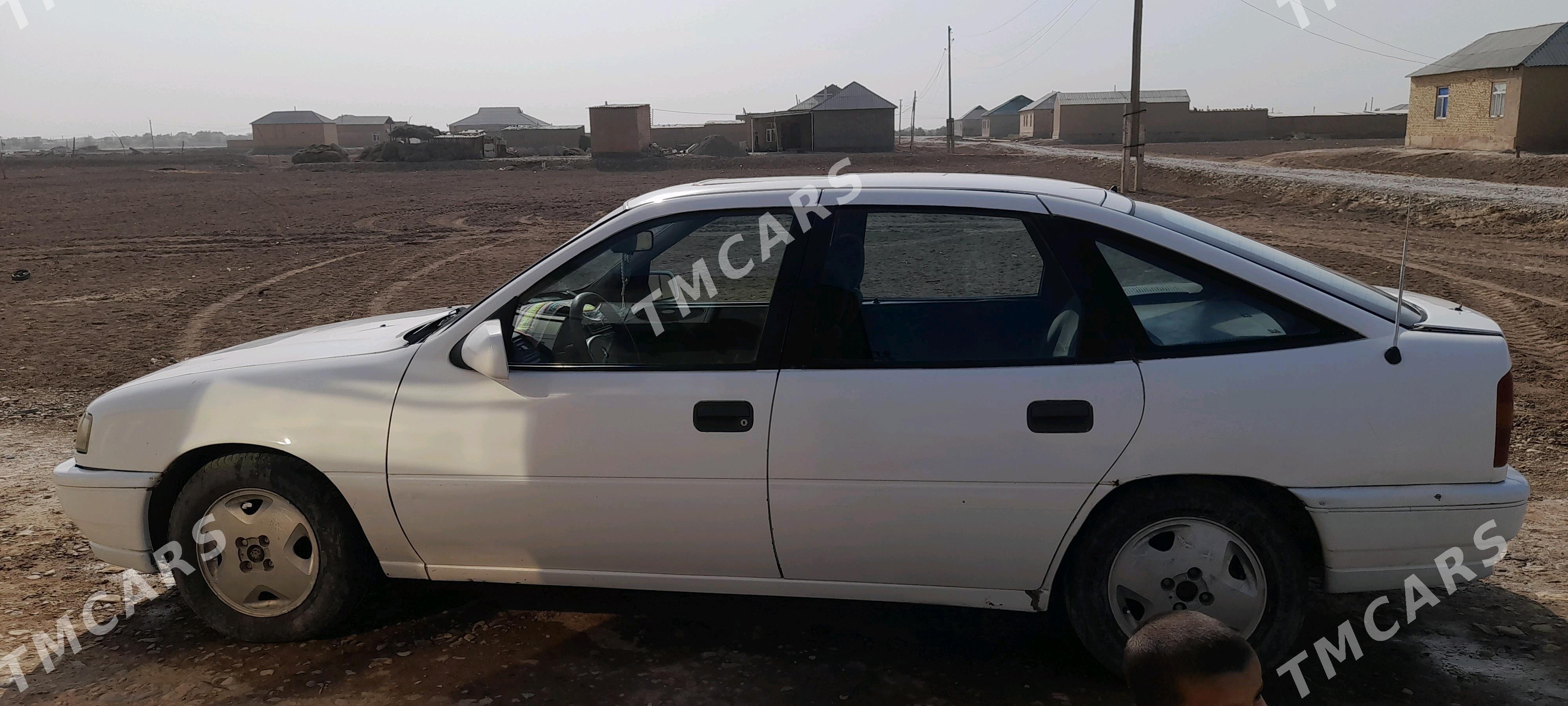 Opel Vectra 1990 - 27 000 TMT - Tejen - img 4