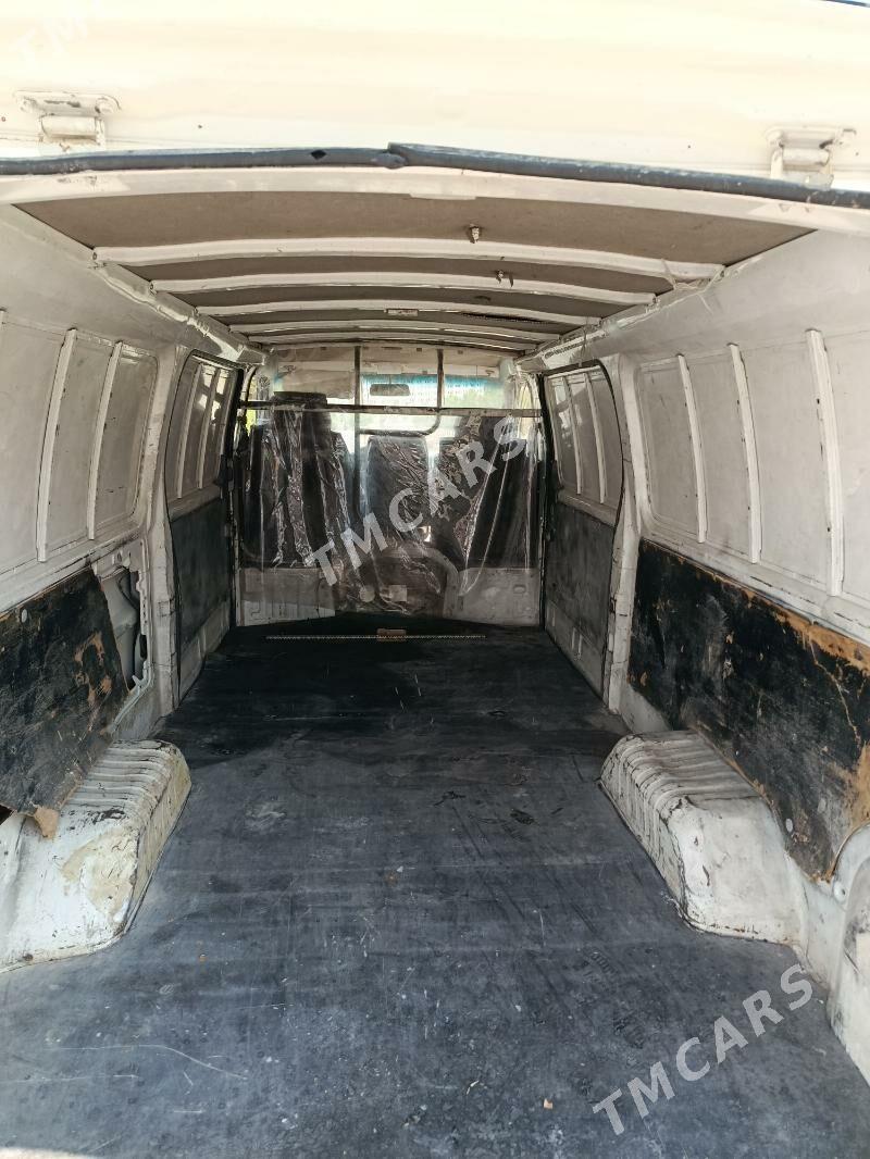 Nissan Urvan 2007 - 140 000 TMT - Parahat 2 - img 3