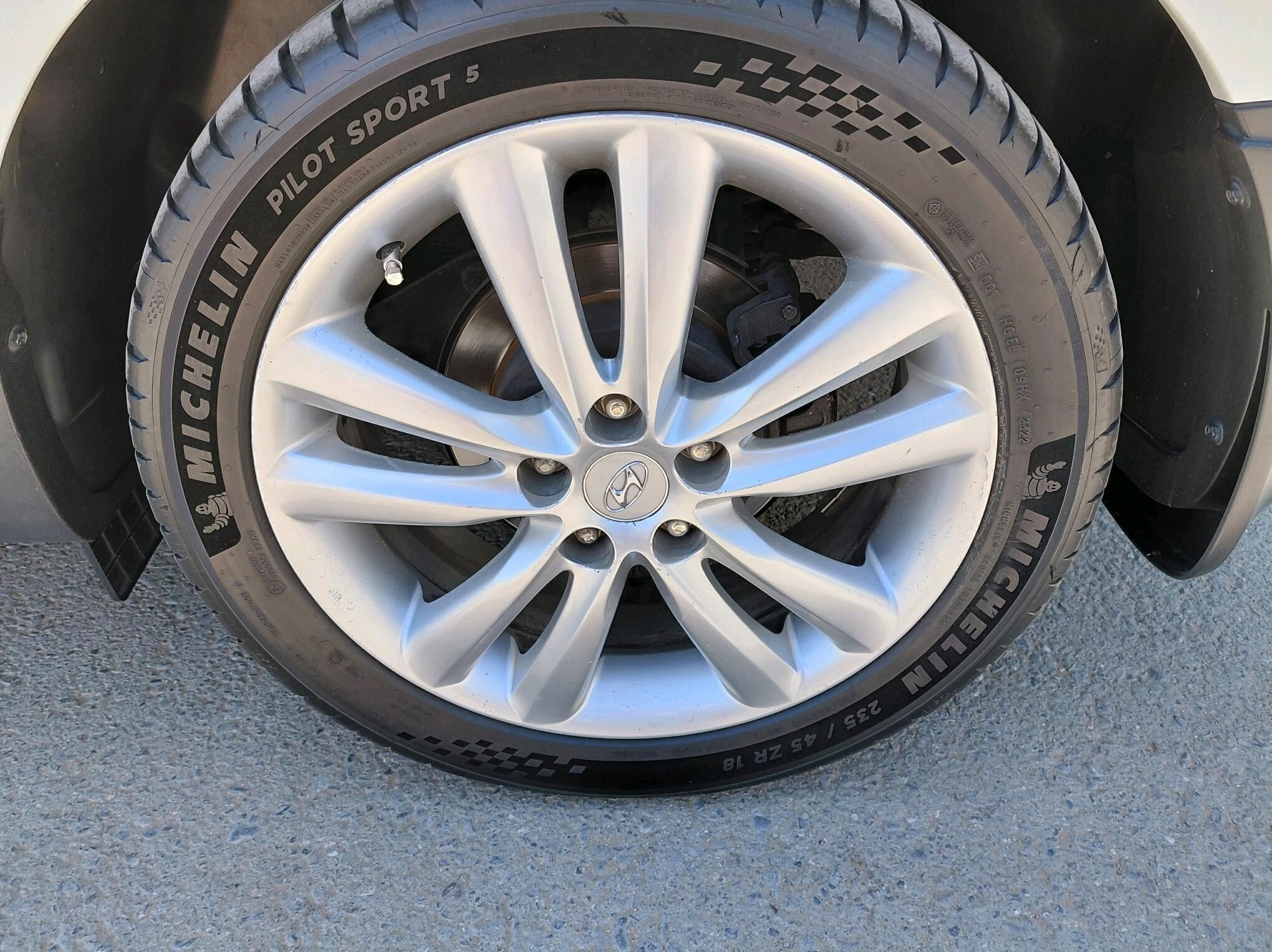 Michelin 235.45.18  4st (2322) 4 000 TMT - Aşgabat - img 1