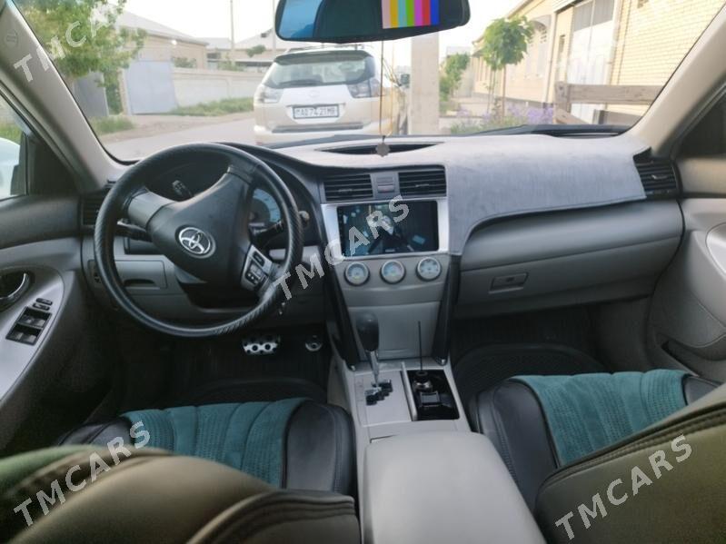 Toyota Camry 2010 - 190 000 TMT - Мары - img 4