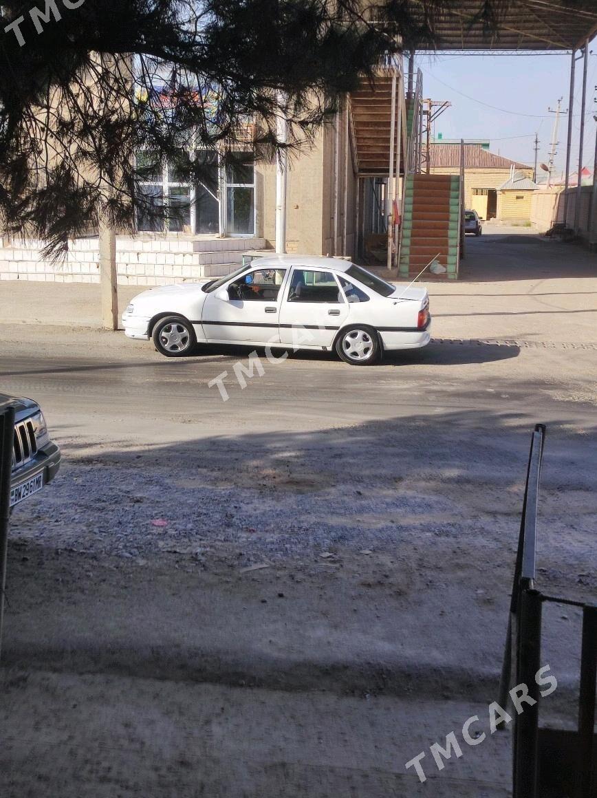 Opel Vectra 1990 - 30 000 TMT - Mary - img 3