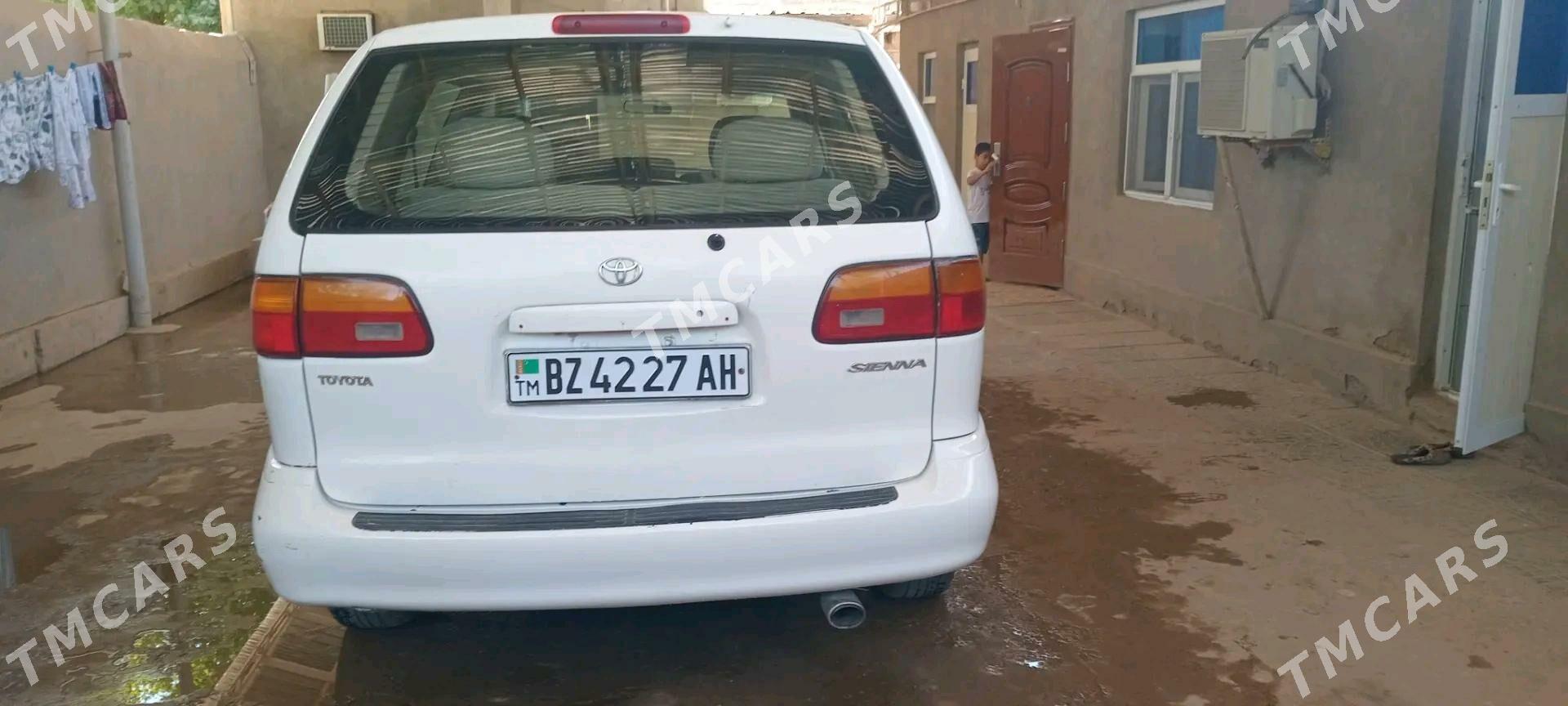 Toyota Sienna 2002 - 130 000 TMT - Tejen - img 3