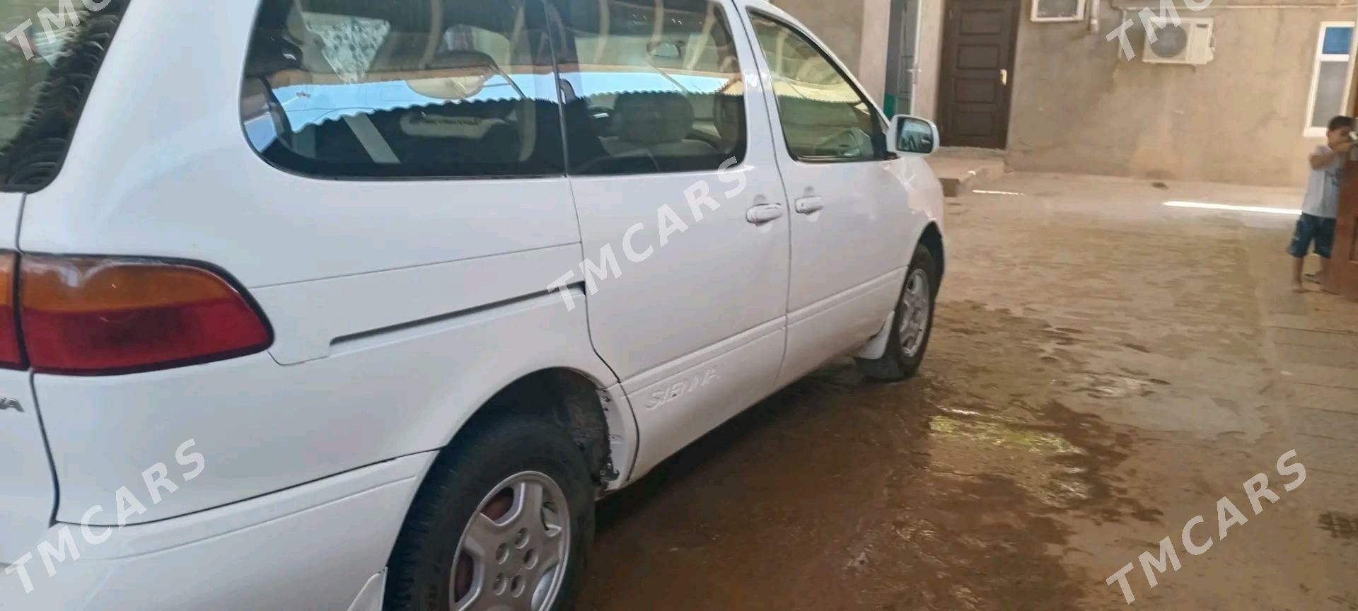 Toyota Sienna 2002 - 130 000 TMT - Tejen - img 2