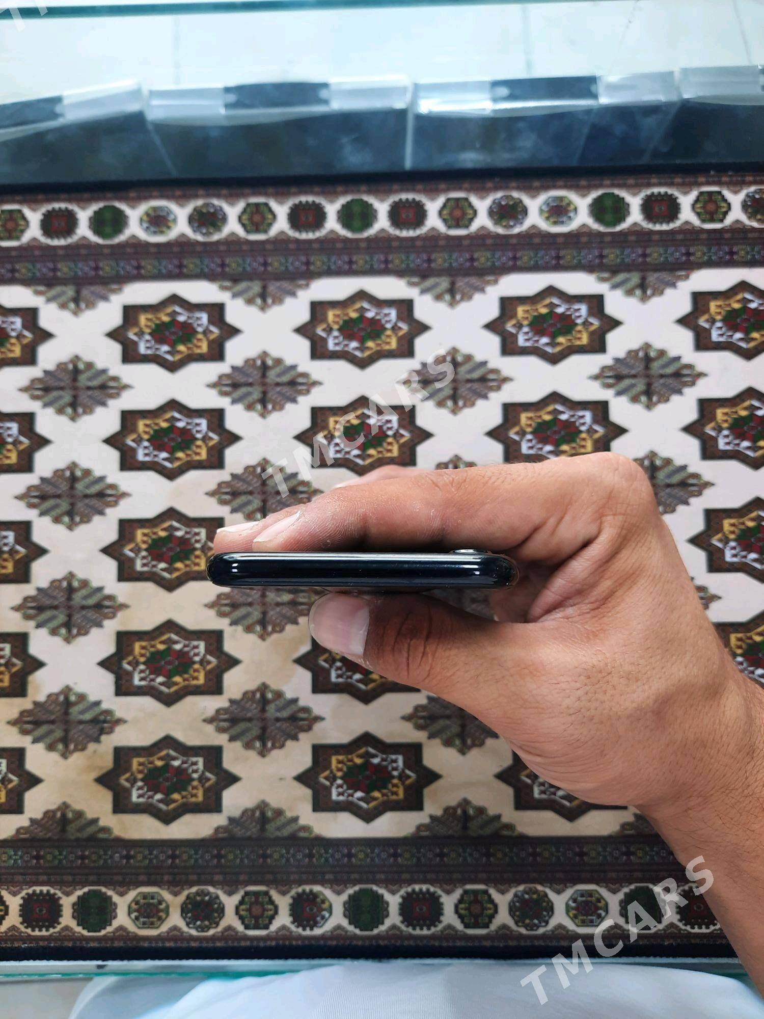 Iphone 7 jet black - Bekrewe - img 3