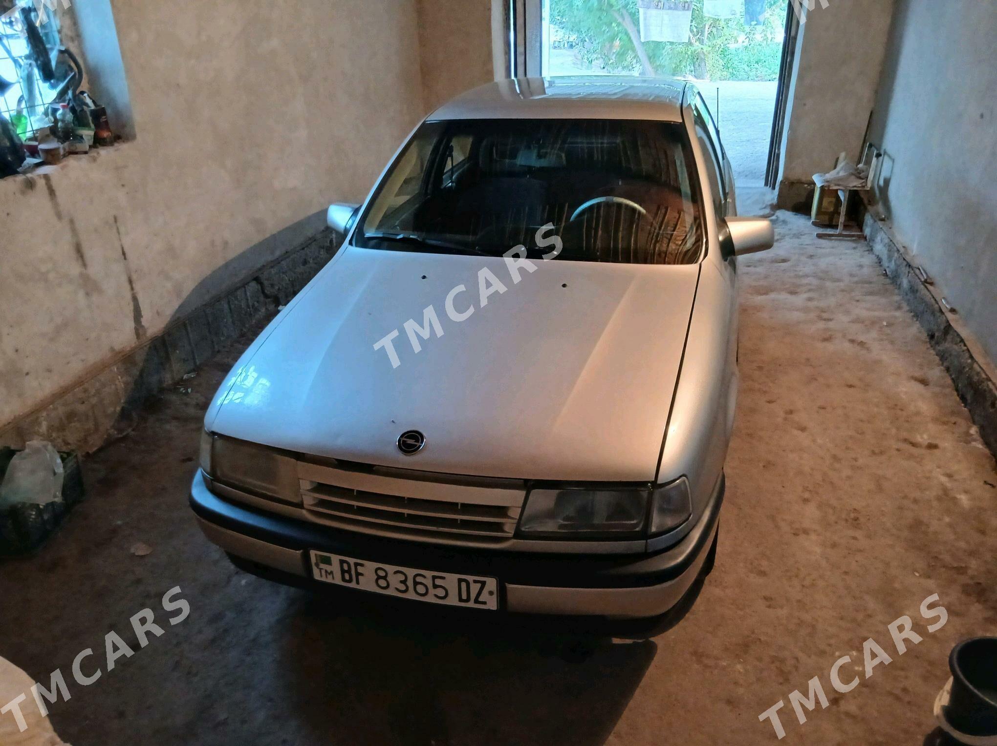 Opel Vectra 1993 - 55 000 TMT - Губадаг - img 2