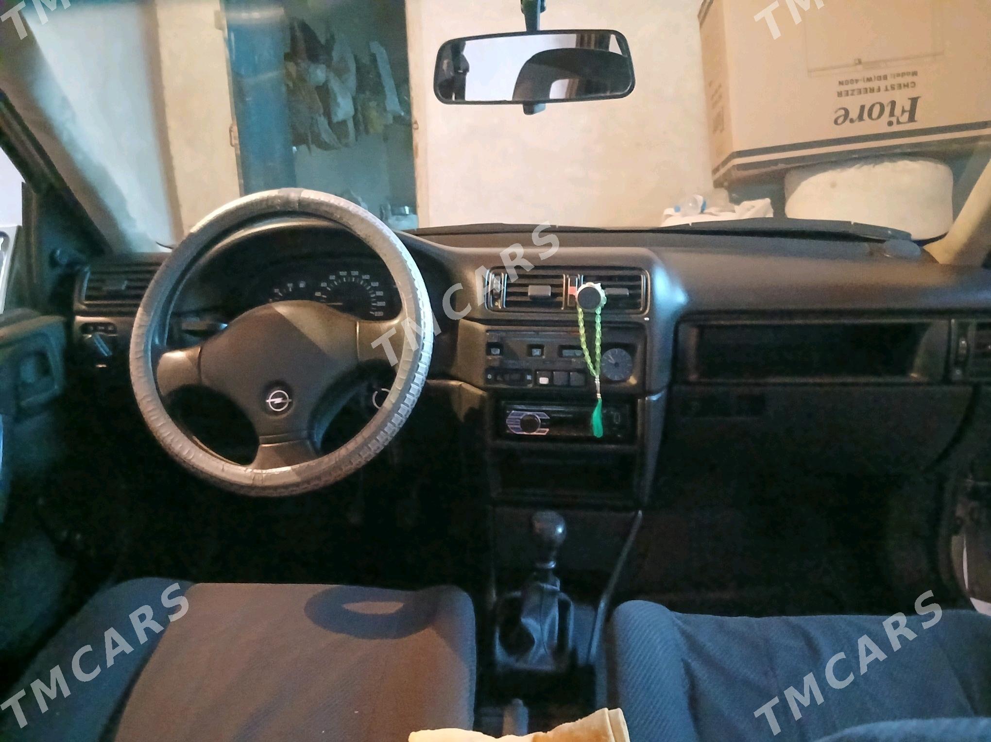 Opel Vectra 1993 - 55 000 TMT - Губадаг - img 8