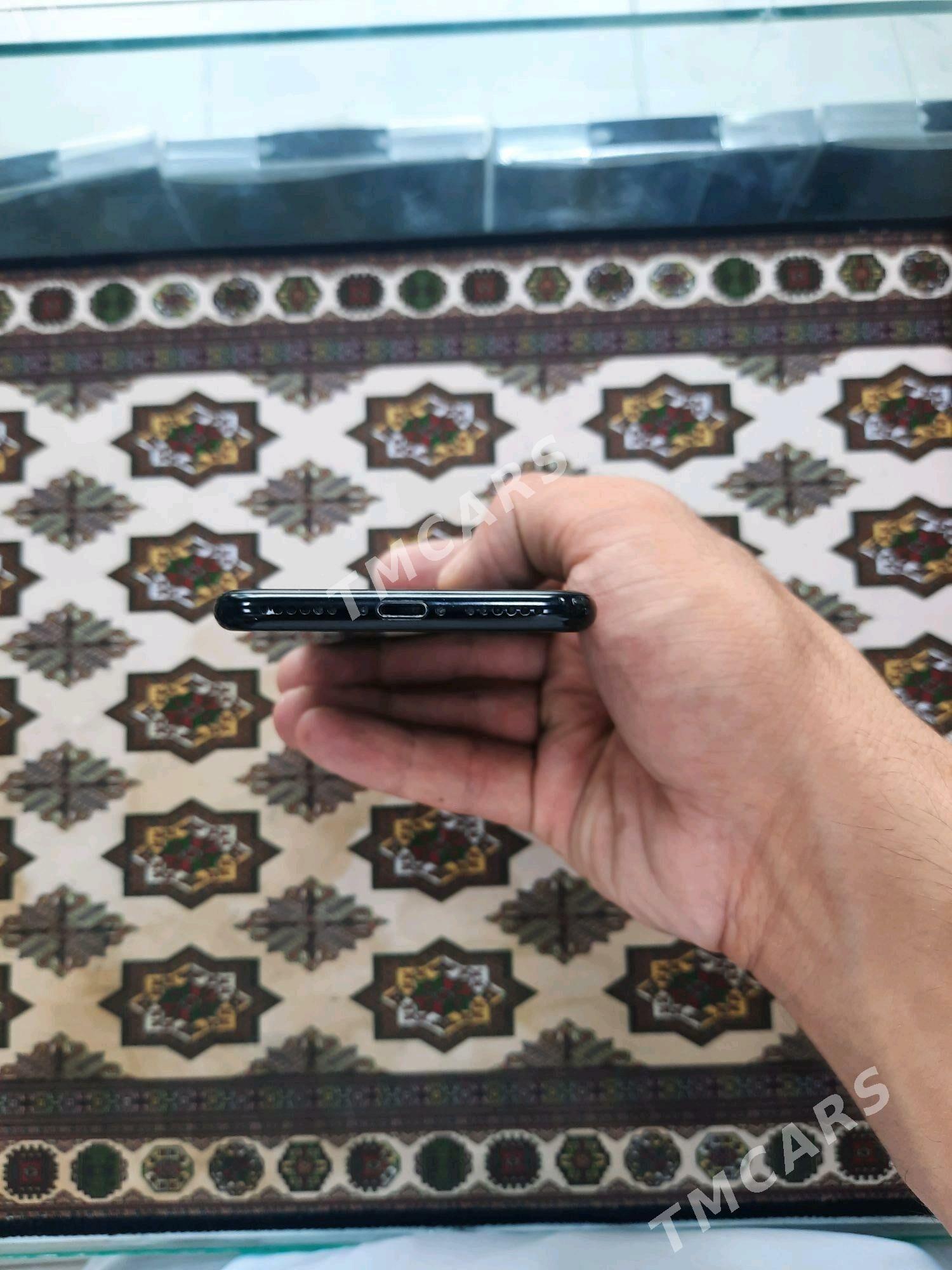 Iphone 7 jet black - Bekrewe - img 4