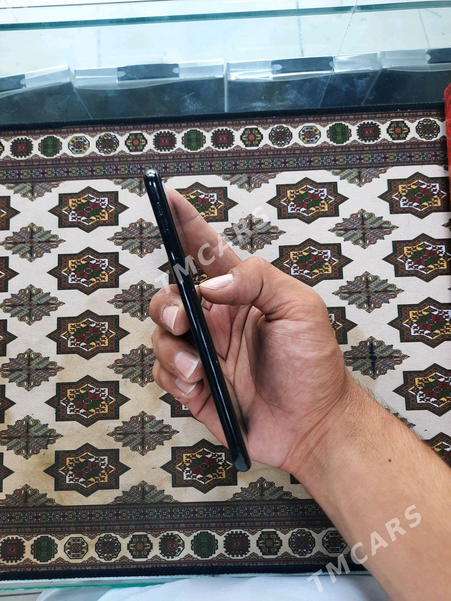 Iphone 7 jet black - Bekrewe - img 5