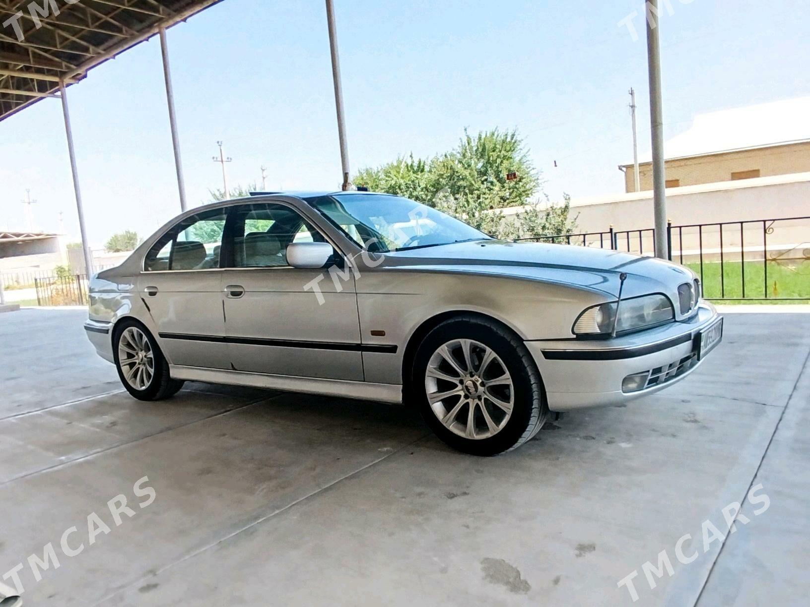 BMW E39 1999 - 120 000 TMT - Mary - img 2