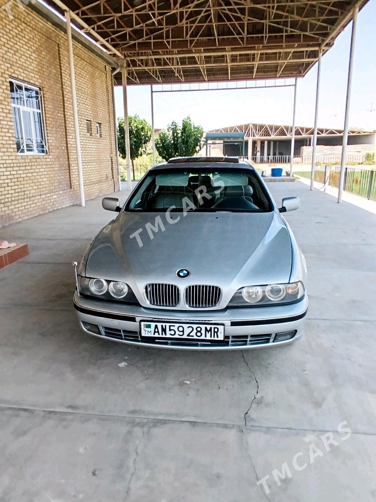 BMW E39 1999 - 120 000 TMT - Mary - img 4