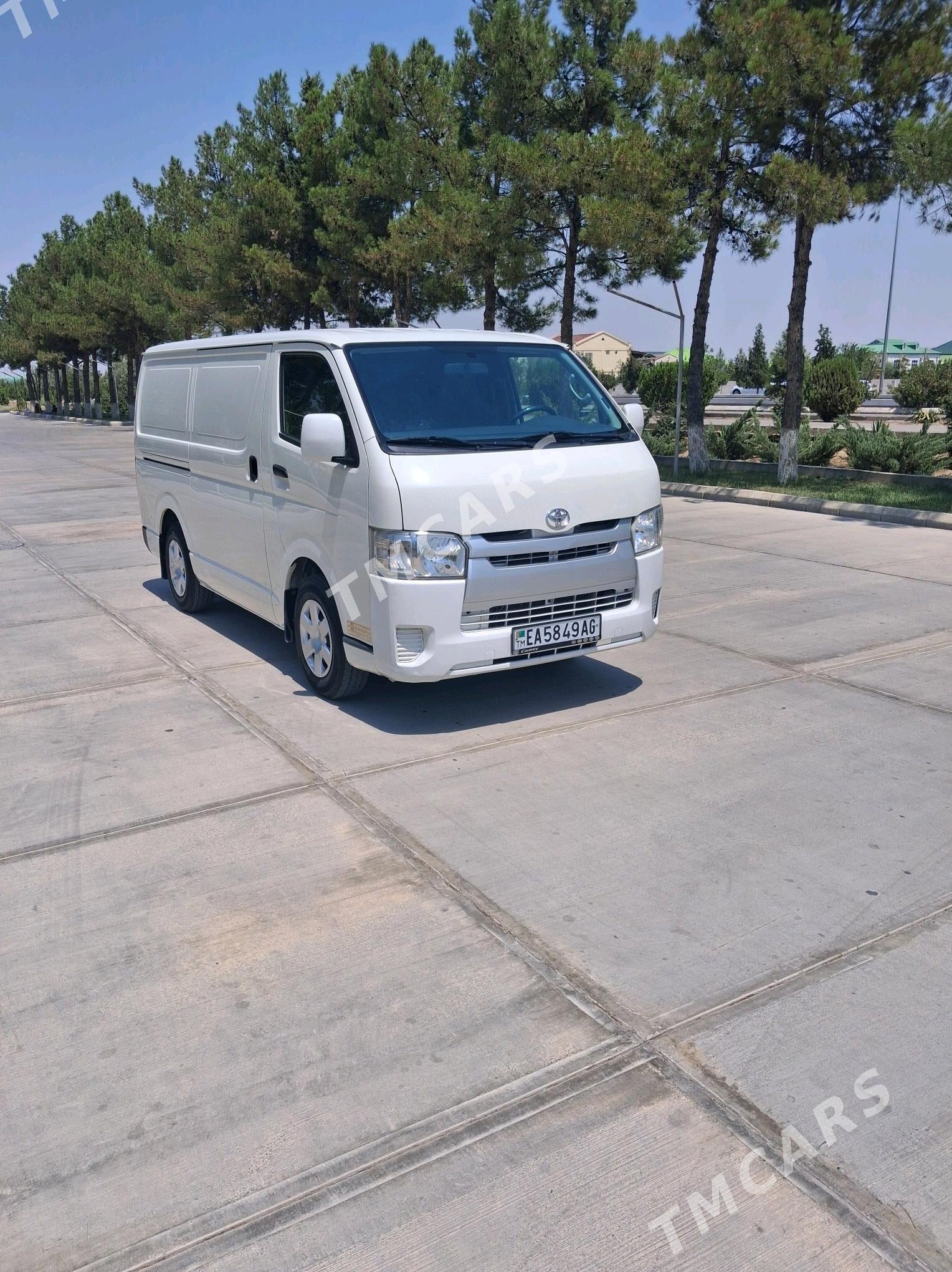 Toyota Hiace 2018 - 345 000 TMT - Aşgabat - img 2