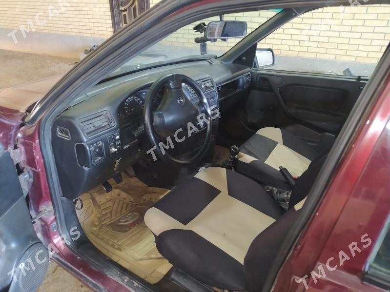 Opel Vectra 1991 - 26 000 TMT - Farap - img 3