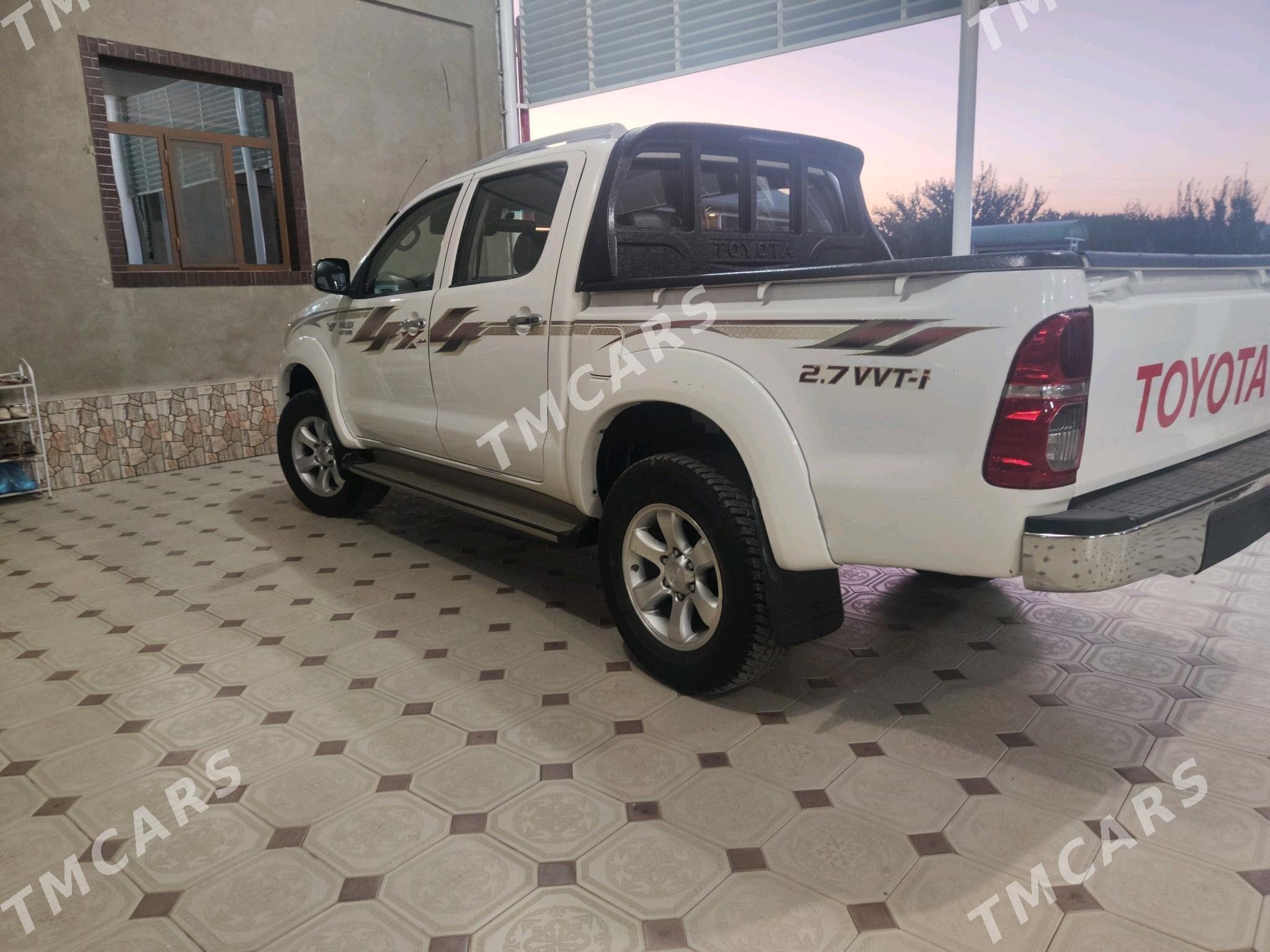 Toyota Hilux 2010 - 270 000 TMT - Mary - img 5