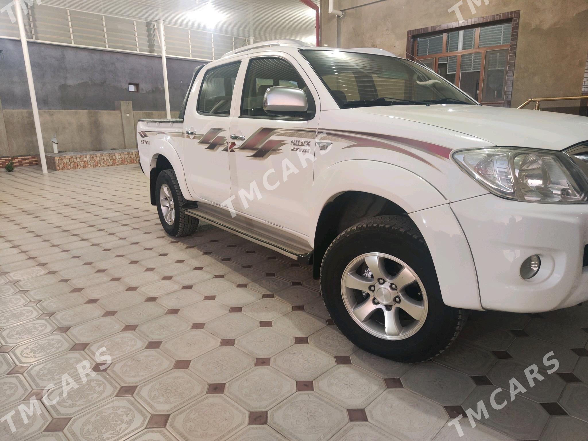Toyota Hilux 2010 - 270 000 TMT - Mary - img 9