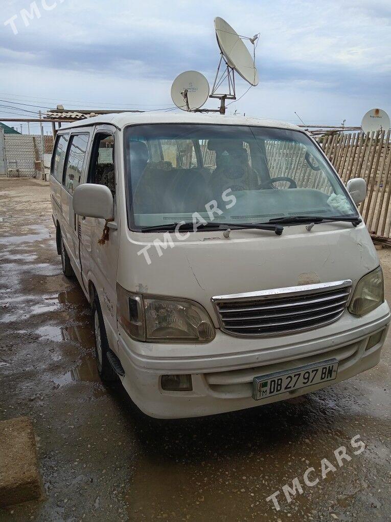 Toyota Hiace 2005 - 70 000 TMT - Jebel - img 2