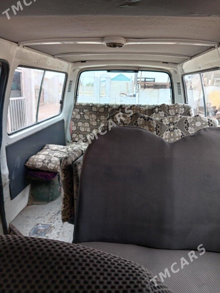 Toyota Hiace 2005 - 70 000 TMT - Jebel - img 5