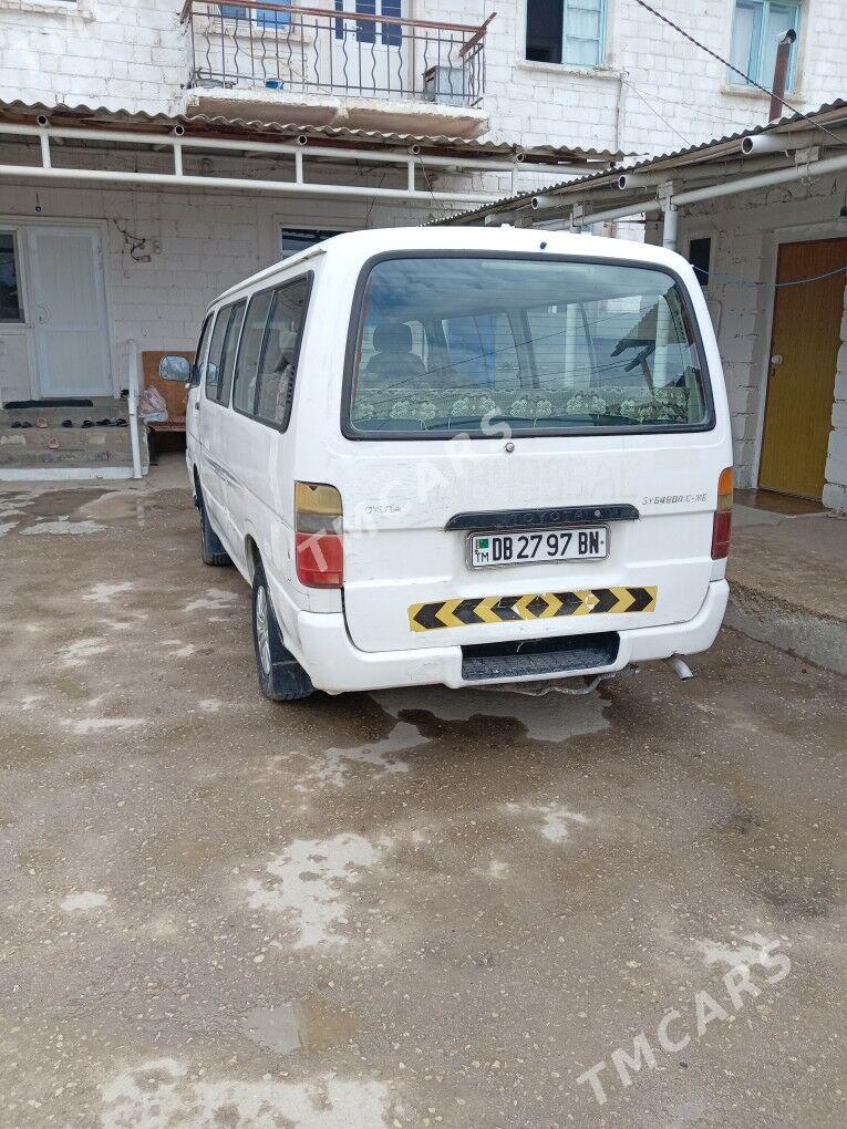 Toyota Hiace 2005 - 70 000 TMT - Jebel - img 4