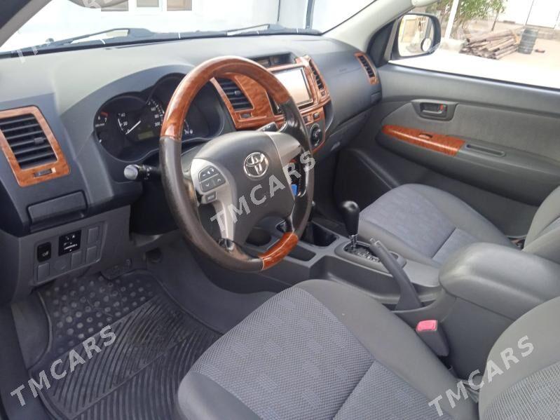 Toyota Hilux 2014 - 390 000 TMT - Balkanabat - img 3