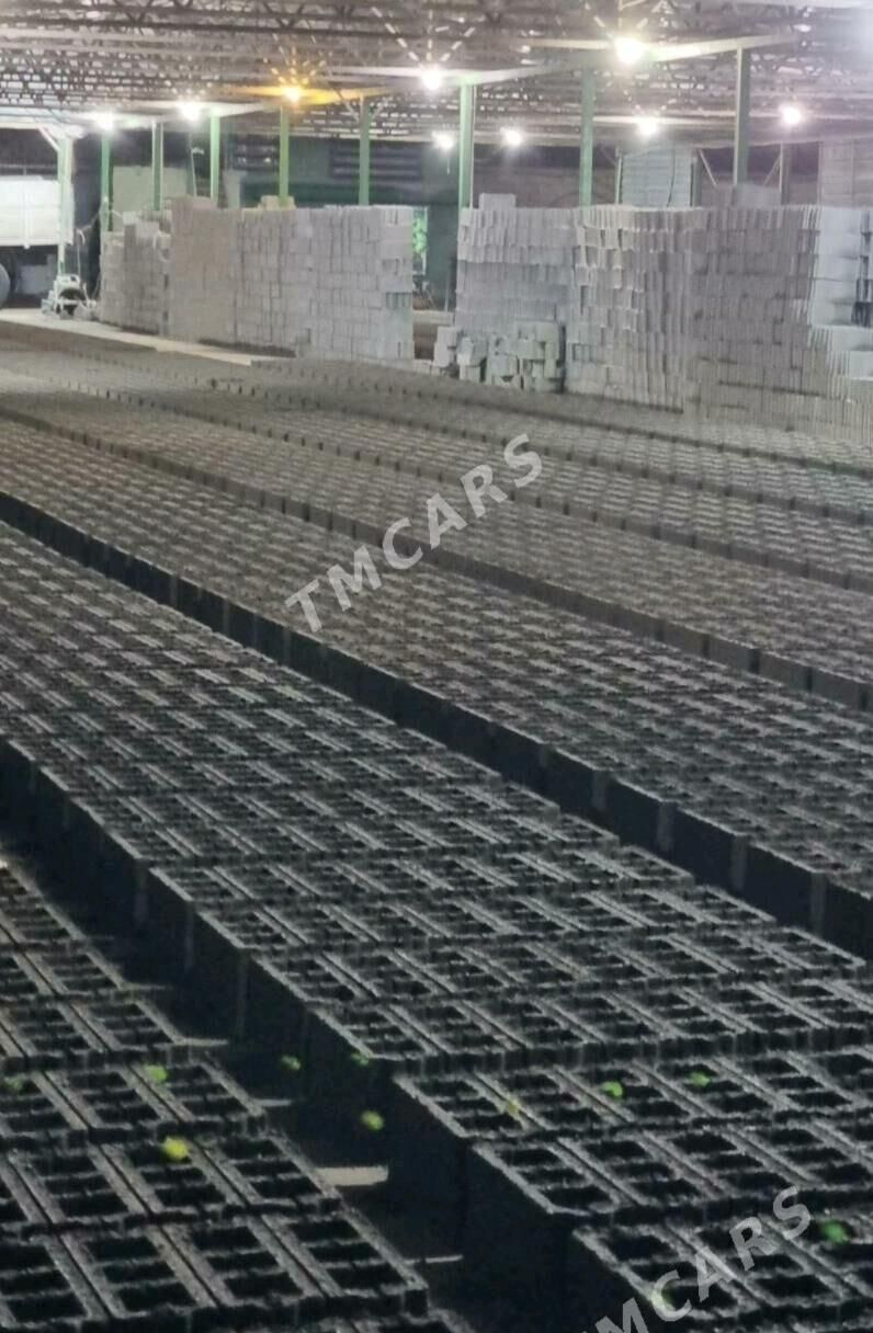 GUM KERPIÇ MYTY ŞEBEN ÇÄGE - Aşgabat - img 1