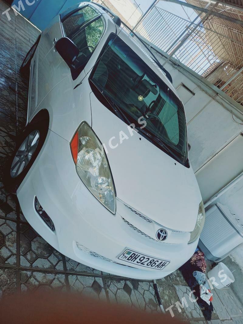 Toyota Sienna 2008 - 240 000 TMT - Теджен - img 2