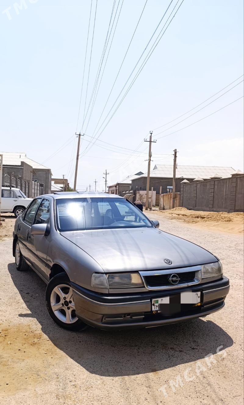 Opel Vectra 1990 - 23 000 TMT - Мары - img 3