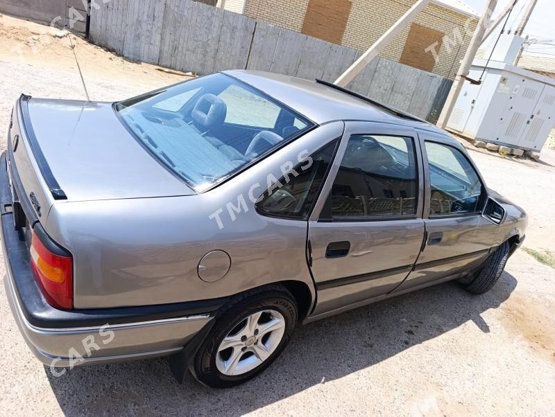 Opel Vectra 1990 - 23 000 TMT - Мары - img 5