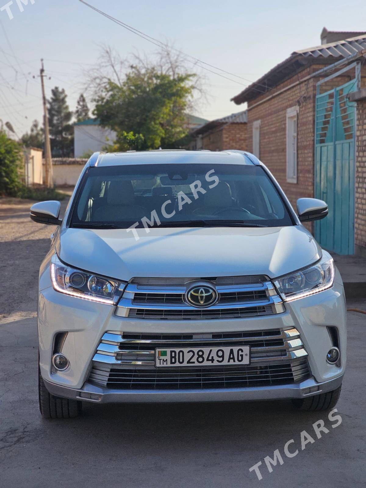 Toyota Highlander 2019 - 400 000 TMT - Aşgabat - img 8