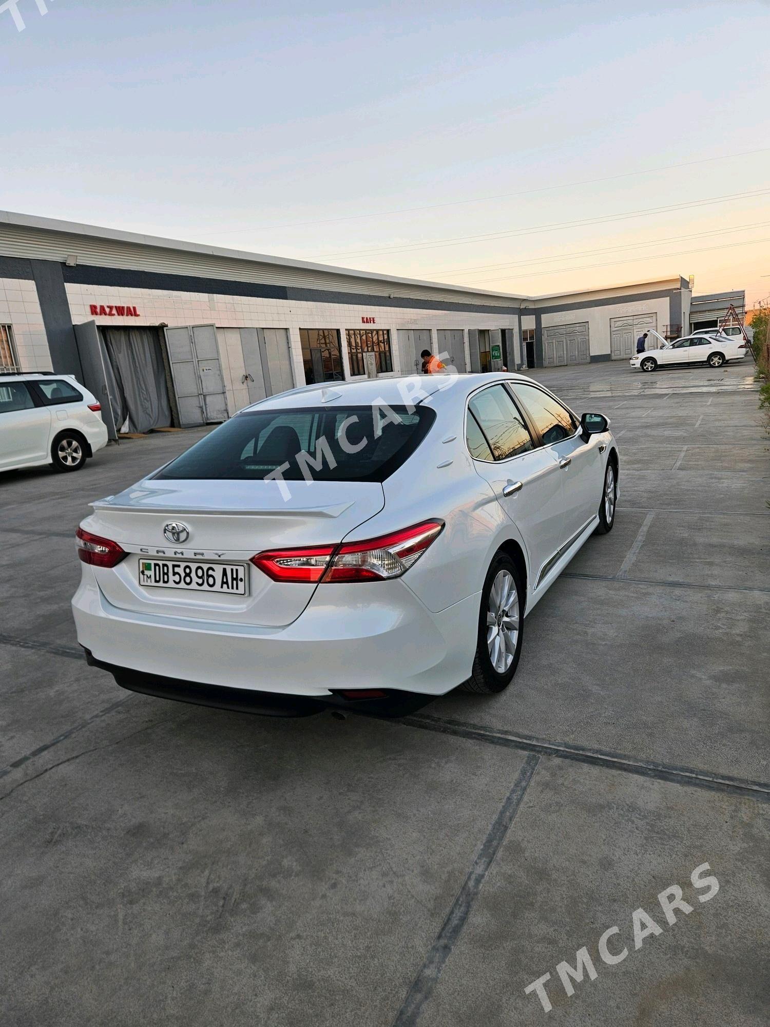 Toyota Camry 2020 - 260 000 TMT - Aşgabat - img 4