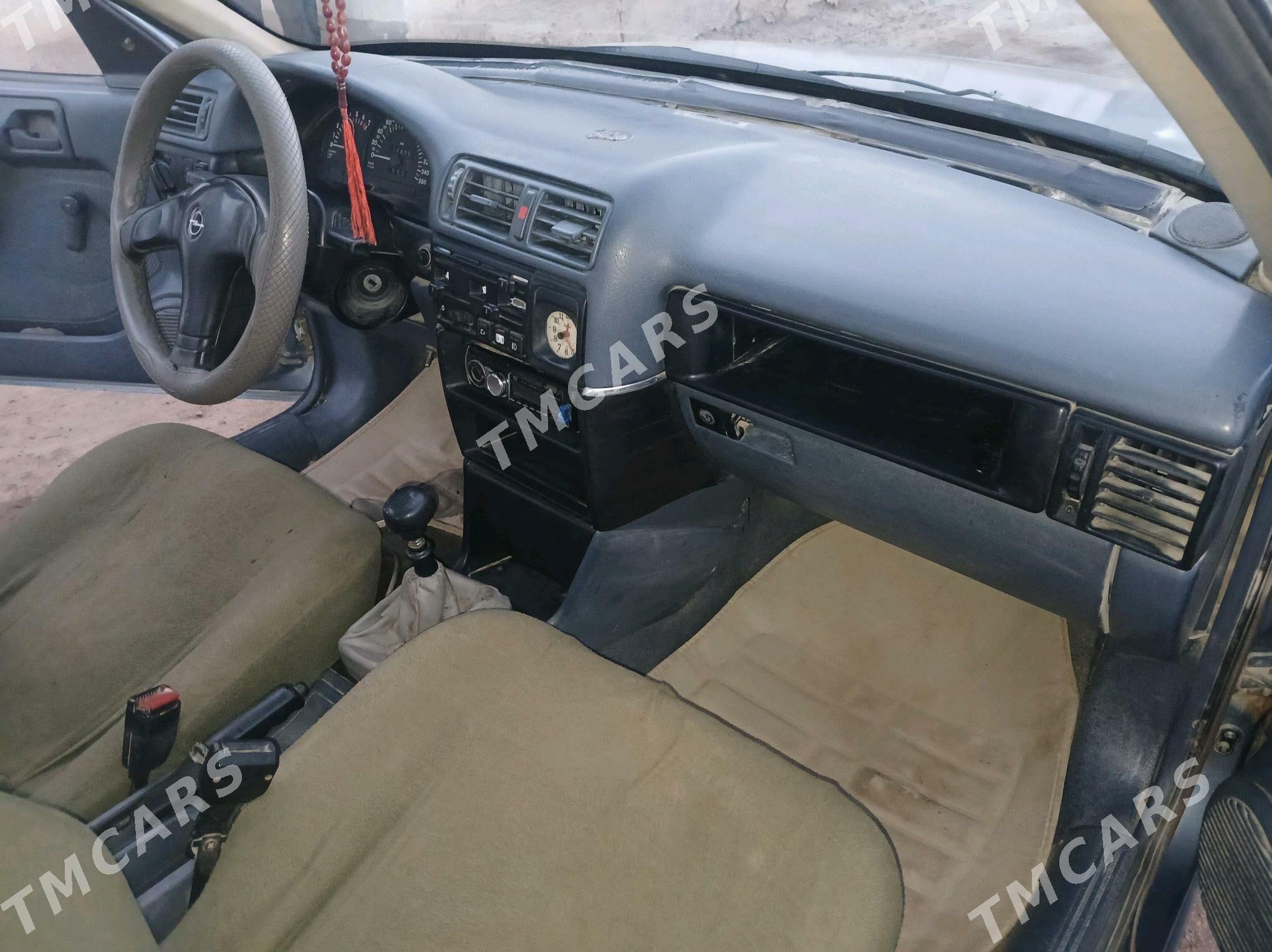 Opel Vectra 1990 - 30 000 TMT - Türkmenbaşy etr. - img 4