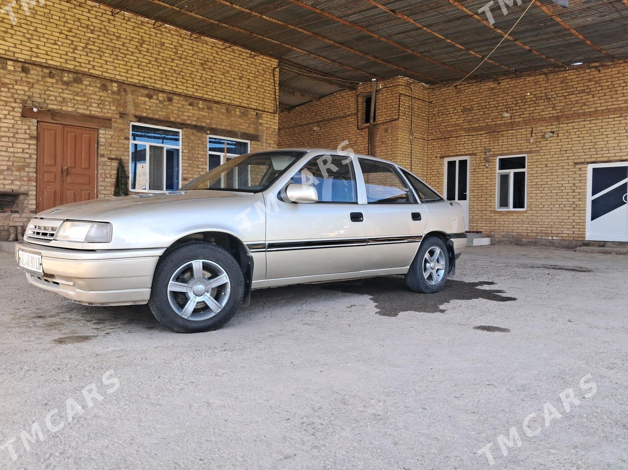 Opel Vectra 1990 - 35 000 TMT - Çärjew - img 2