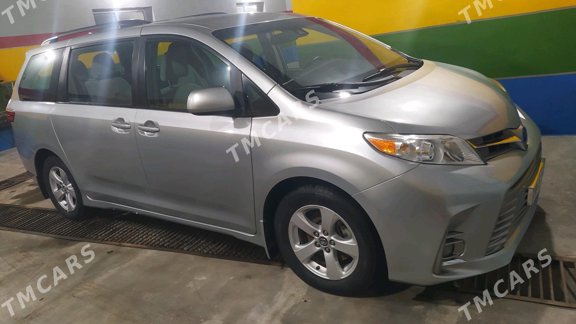 Toyota Sienna 2019 - 440 000 TMT - Dänew - img 6