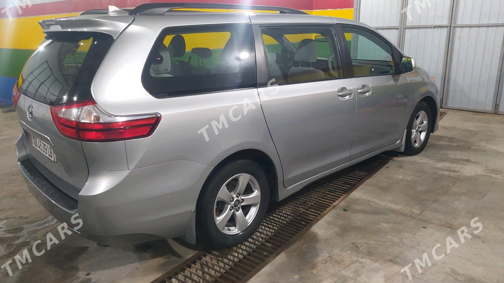 Toyota Sienna 2019 - 440 000 TMT - Dänew - img 3