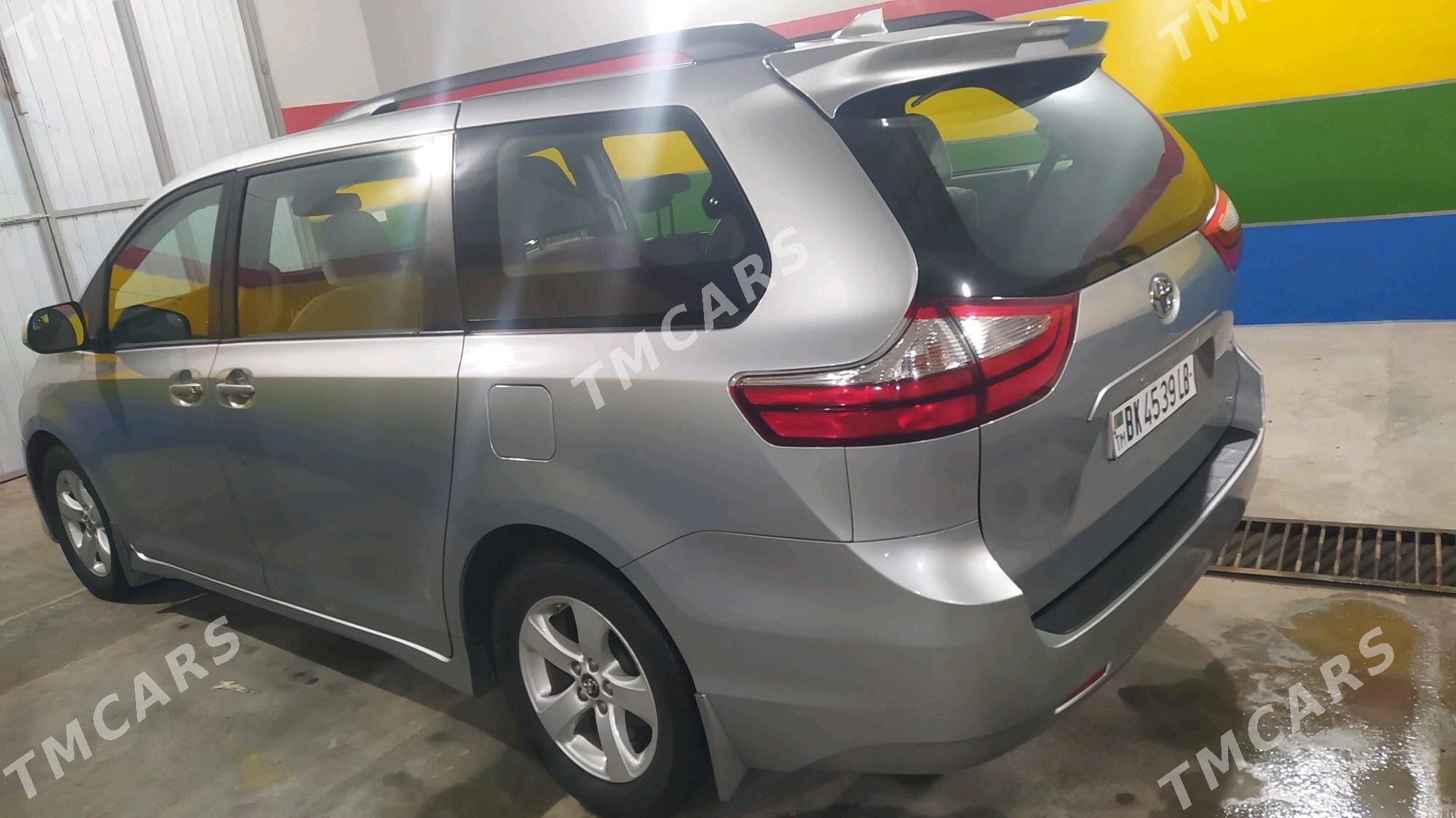 Toyota Sienna 2019 - 440 000 TMT - Dänew - img 5