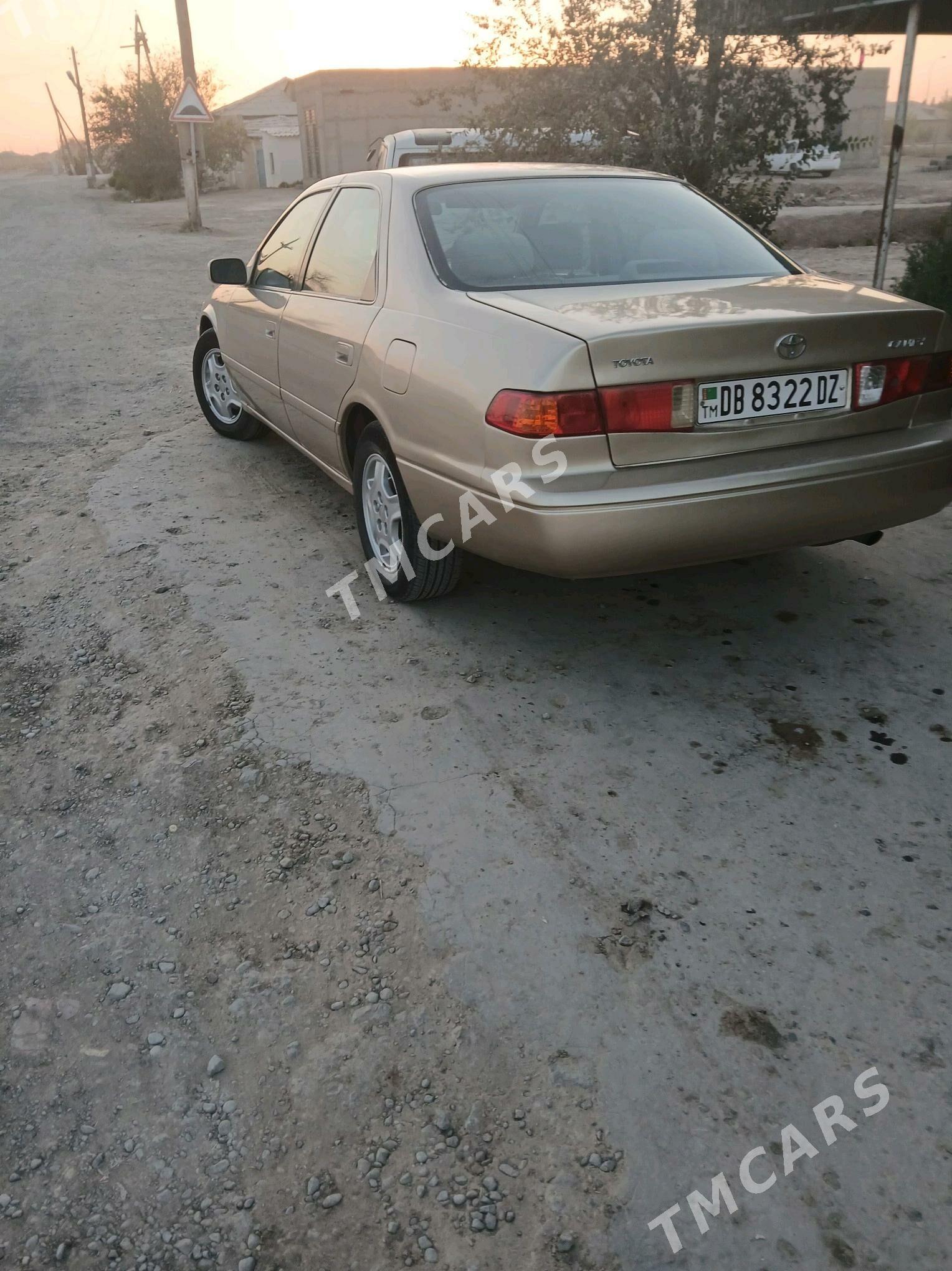 Toyota Camry 2000 - 150 000 TMT - Köneürgenç - img 3