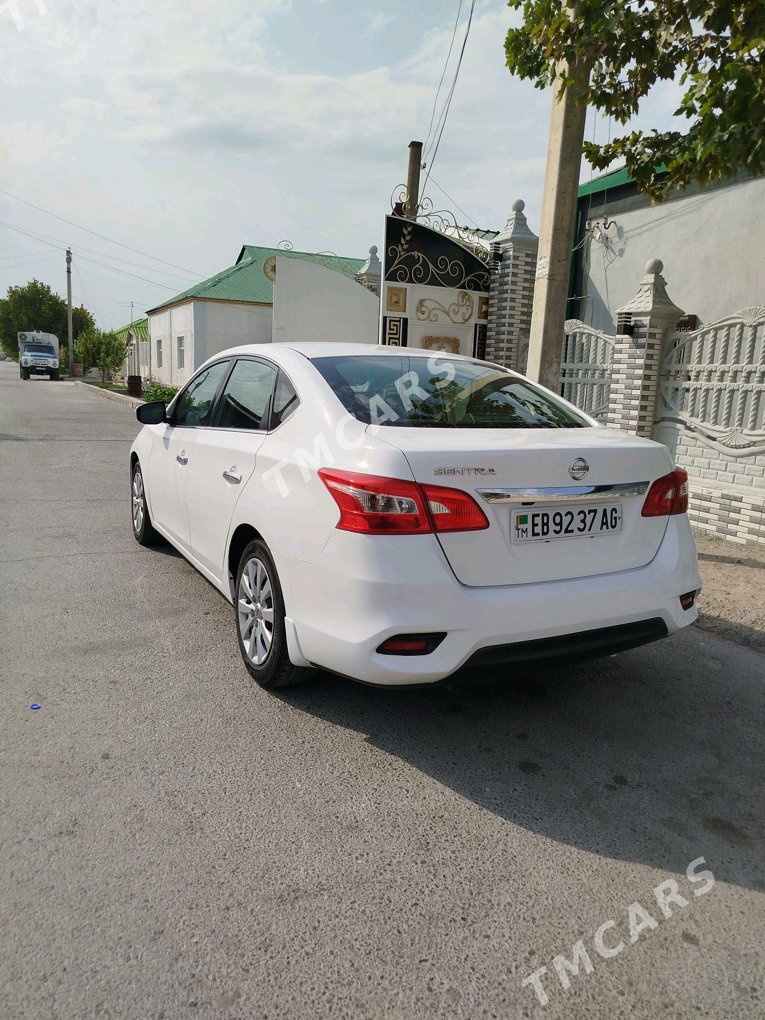 Nissan Sentra 2018 - 155 000 TMT - Бузмеин - img 3
