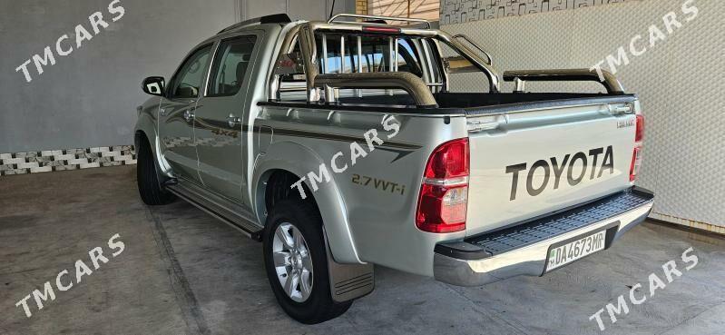 Toyota Hilux 2014 - 420 000 TMT - Baýramaly - img 2