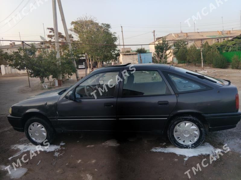 Opel Vectra 1991 - 25 000 TMT - Дашогуз - img 3