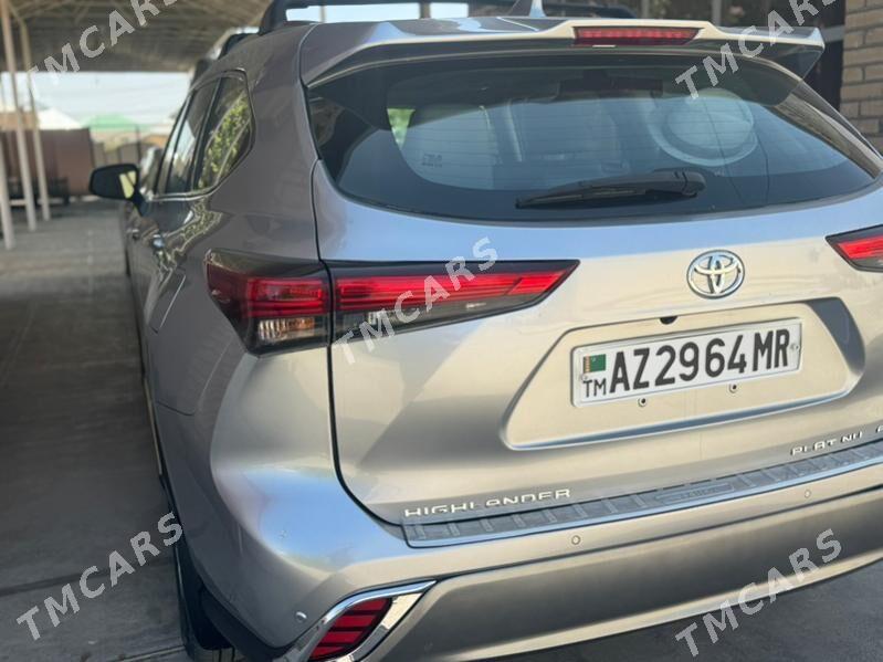 Toyota Highlander 2022 - 520 000 TMT - Мары - img 2