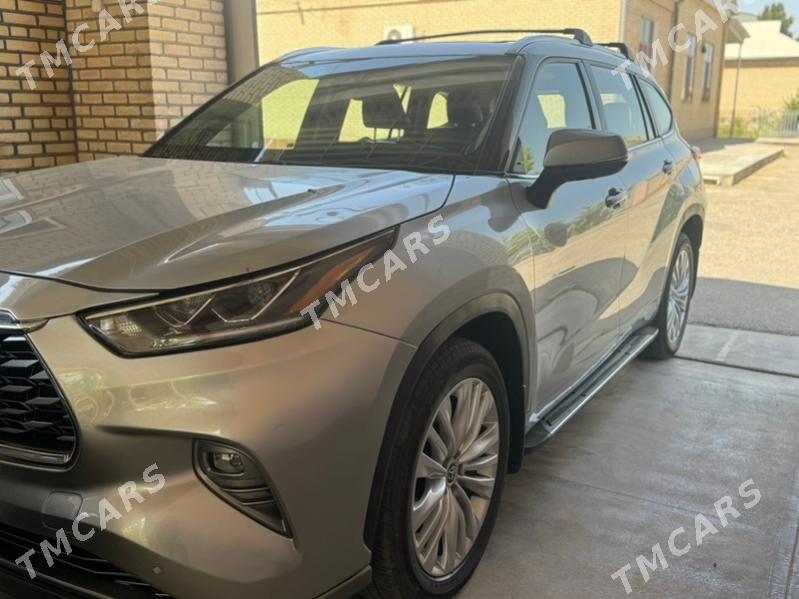 Toyota Highlander 2022 - 520 000 TMT - Мары - img 4