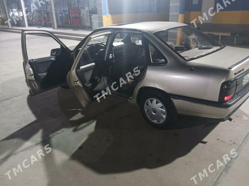 Opel Vectra 1990 - 22 000 TMT - Сакарчага - img 2
