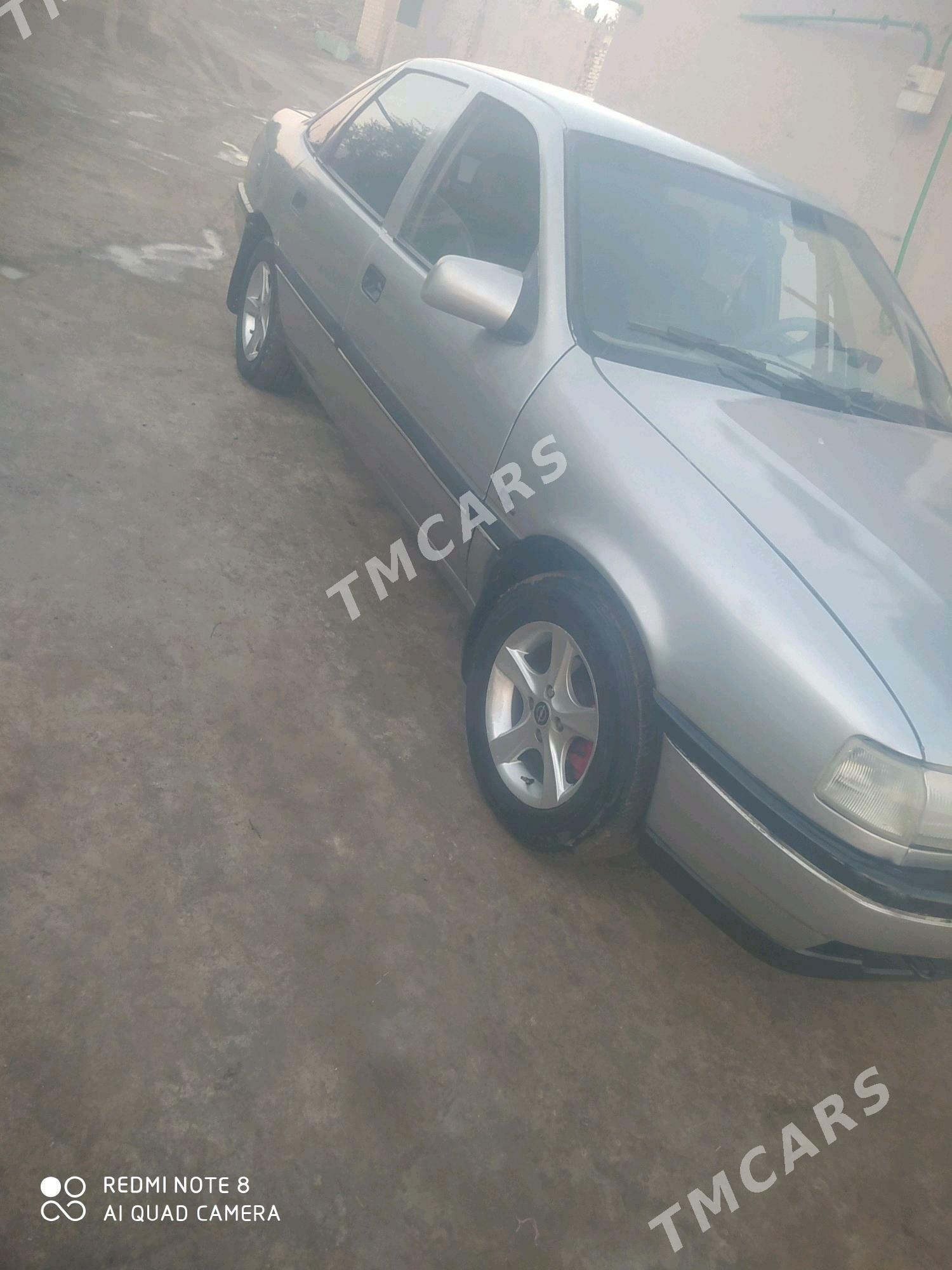 Opel Vectra 1988 - 23 000 TMT - Gubadag - img 4