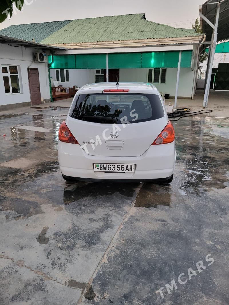 Nissan Versa 2010 - 108 000 TMT - Анев - img 4