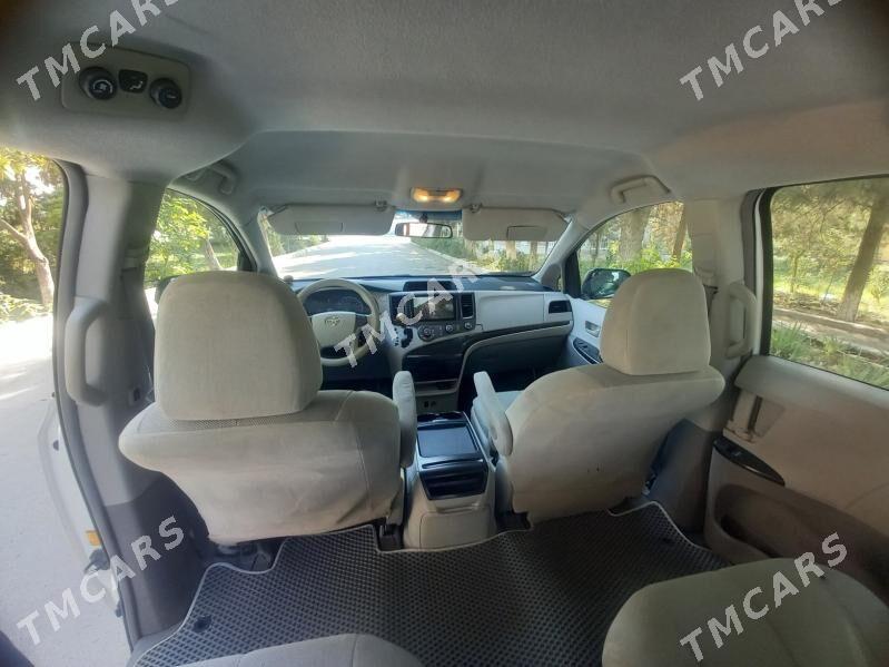 Toyota Sienna 2010 - 305 000 TMT - Мары - img 6