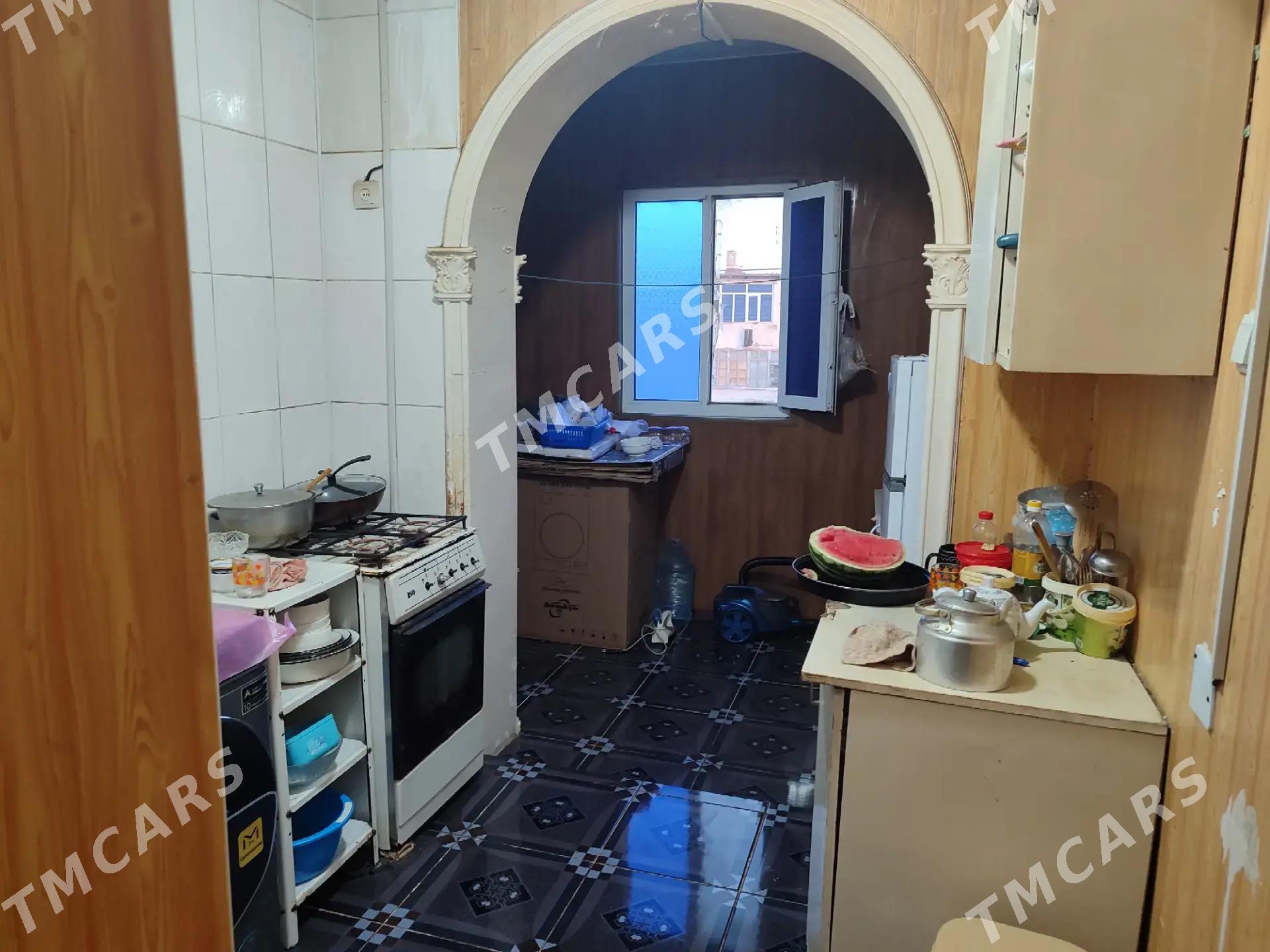 Продаю квартиру 3й микрорайон - Türkmenabat - img 2