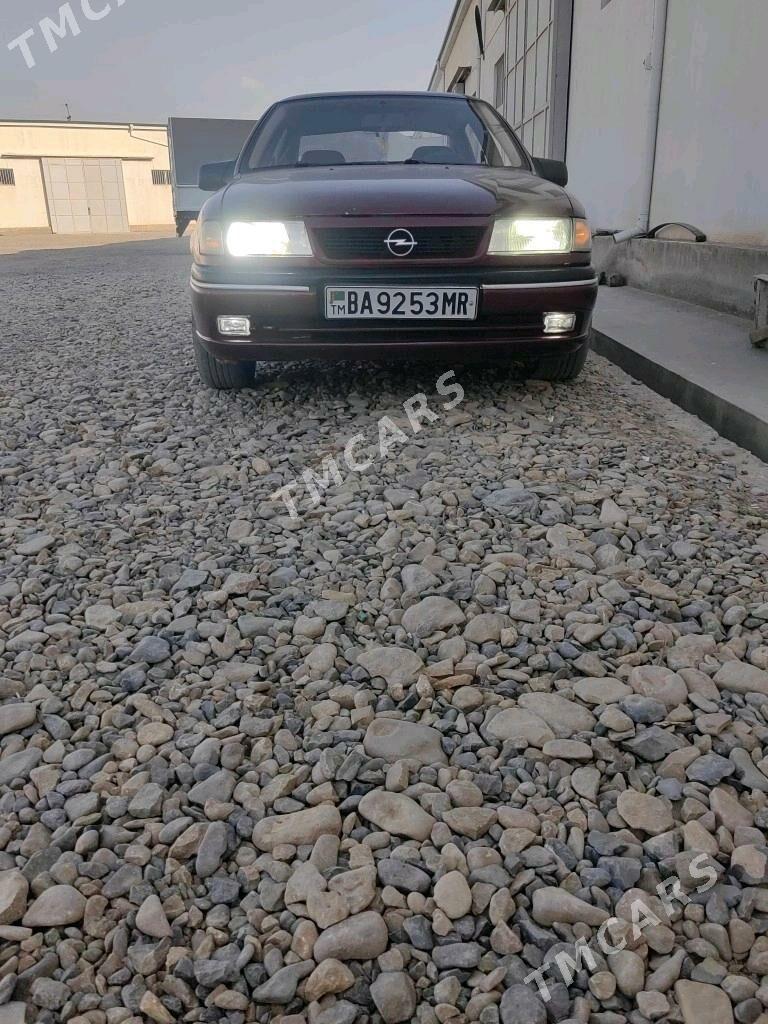Opel Vectra 1992 - 45 000 TMT - Mary - img 2